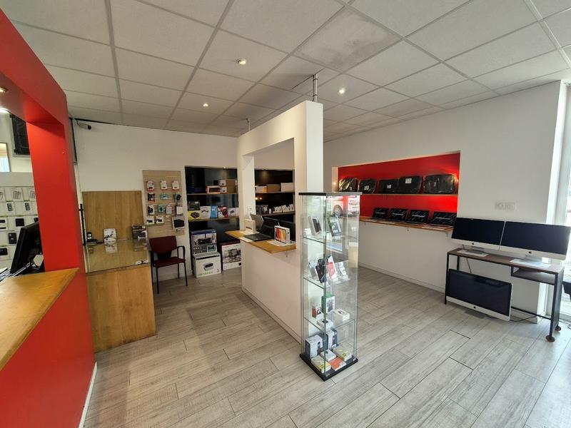 Grésivaudan Informatique — Intérieur du magasin